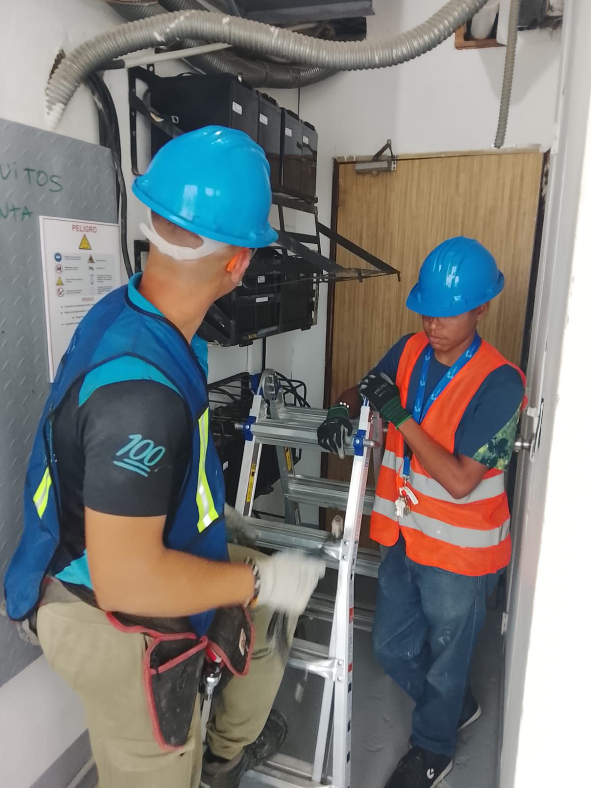 Instalaciones Eléctricas y Servicios